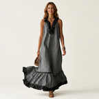 Mayline | Vestido largo sin mangas con cuello de volantes y ribete en contraste